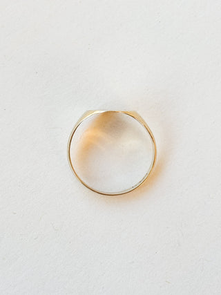 Feather-Detail Round Signet Ring | 9ct Gold | 1.41g | Size K
