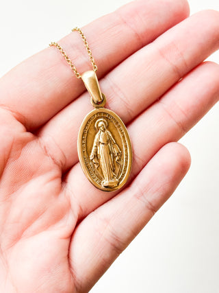 Large Miraculous Medal Pendant | 9ct Gold | 5.04g